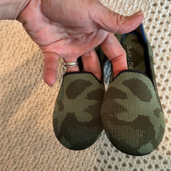 New Rothy's Kids Camouflage Slip-On Shoes size 1 - Picture 5 of 8
